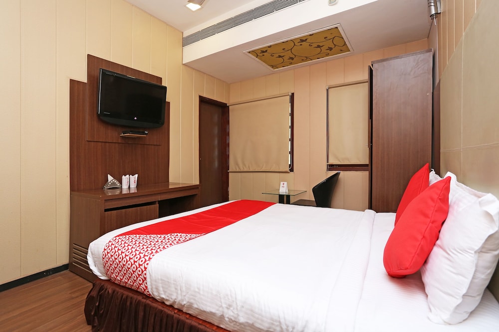 OYO 10690 Florence Hotel