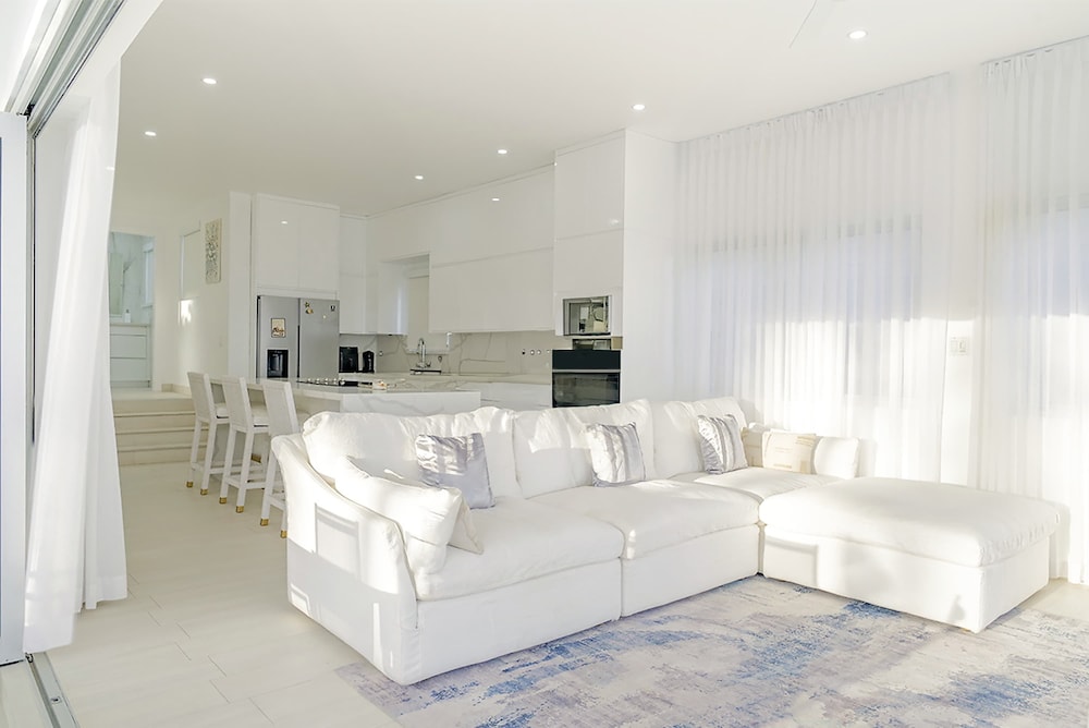Lilypad Luxurious Cliffside Villa With Stunning Sea Views