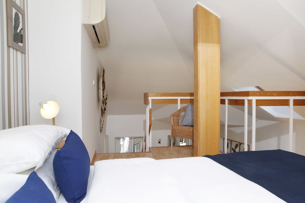 Flores Guest House