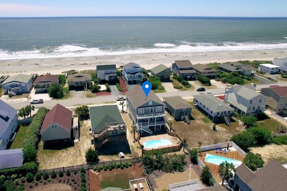 Absolute Paradise 5 Bedroom Home by RedAwning