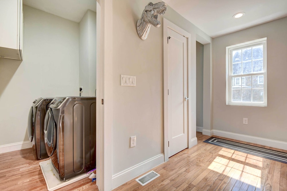 Updated Baltimore Home 8 Mi to Downtown! - Property Image 9