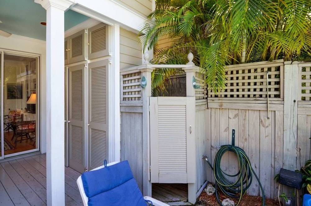Tropical Dreaming by Avantstay 4 Blks to Beach Private Pool
