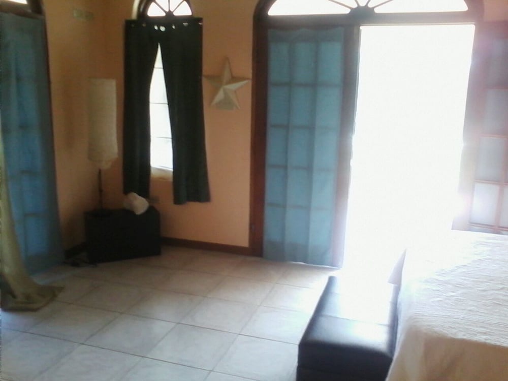 Port Antonio Vacations - Dolphin Bay Yoga Guest House - Property Image 2
