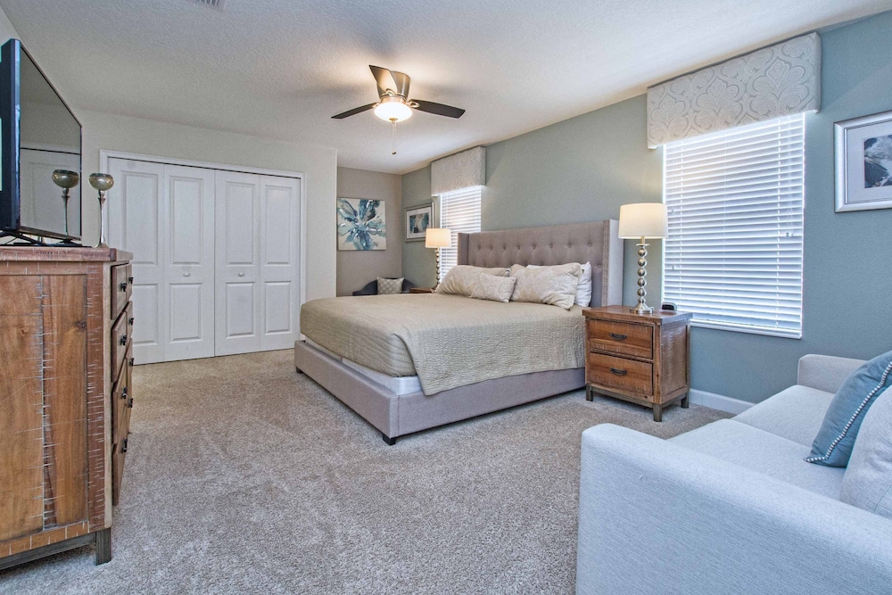 Beautiful Home With Private Pool in Champions Gate