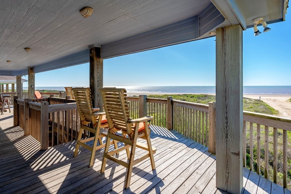 Just One More Day 4 Bedroom Home by RedAwning