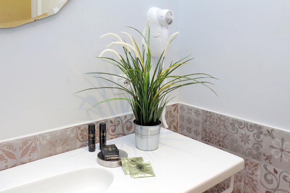 Rm-h501-pale6h3 Monti Apartments - M12