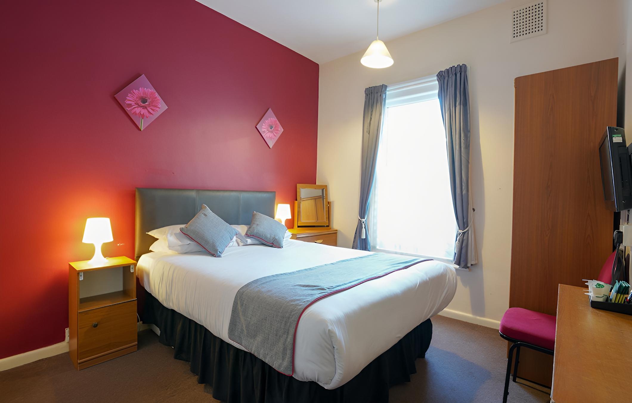 OYO Shanklin Beach Hotel