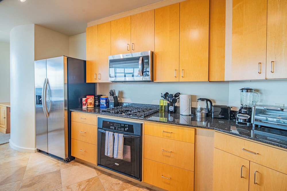 ROVE LIVING/KL - 44 Monroe