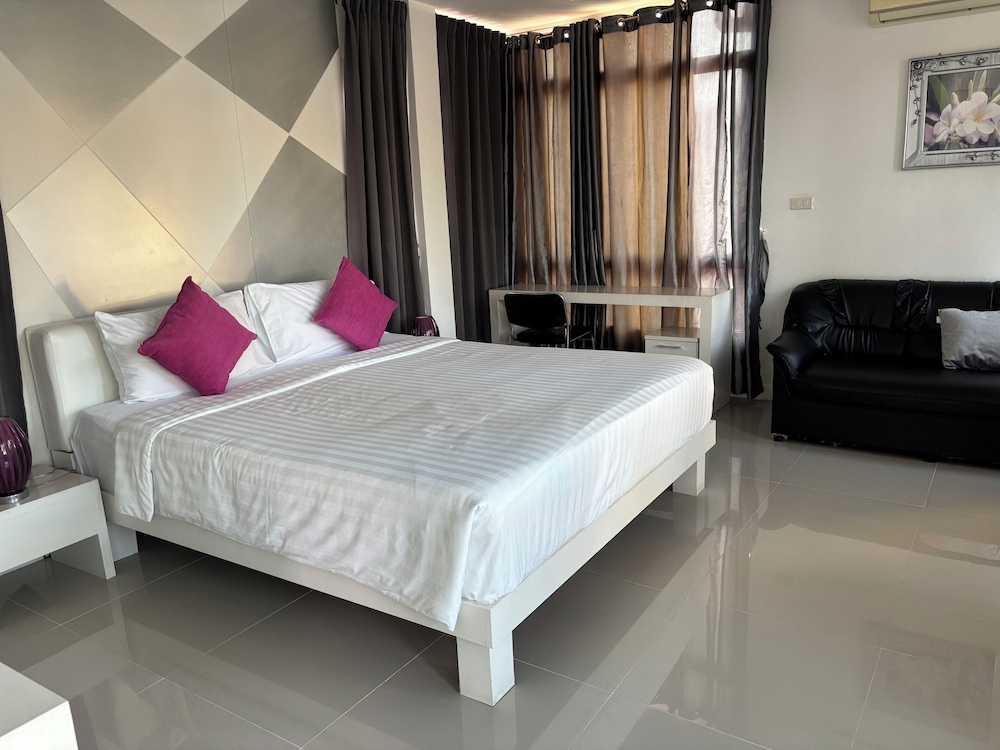 khun mai villa