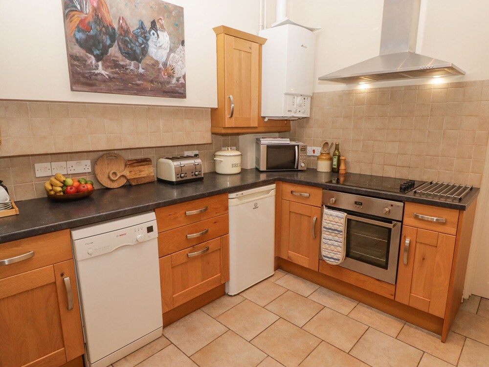 1 Cheriton Row