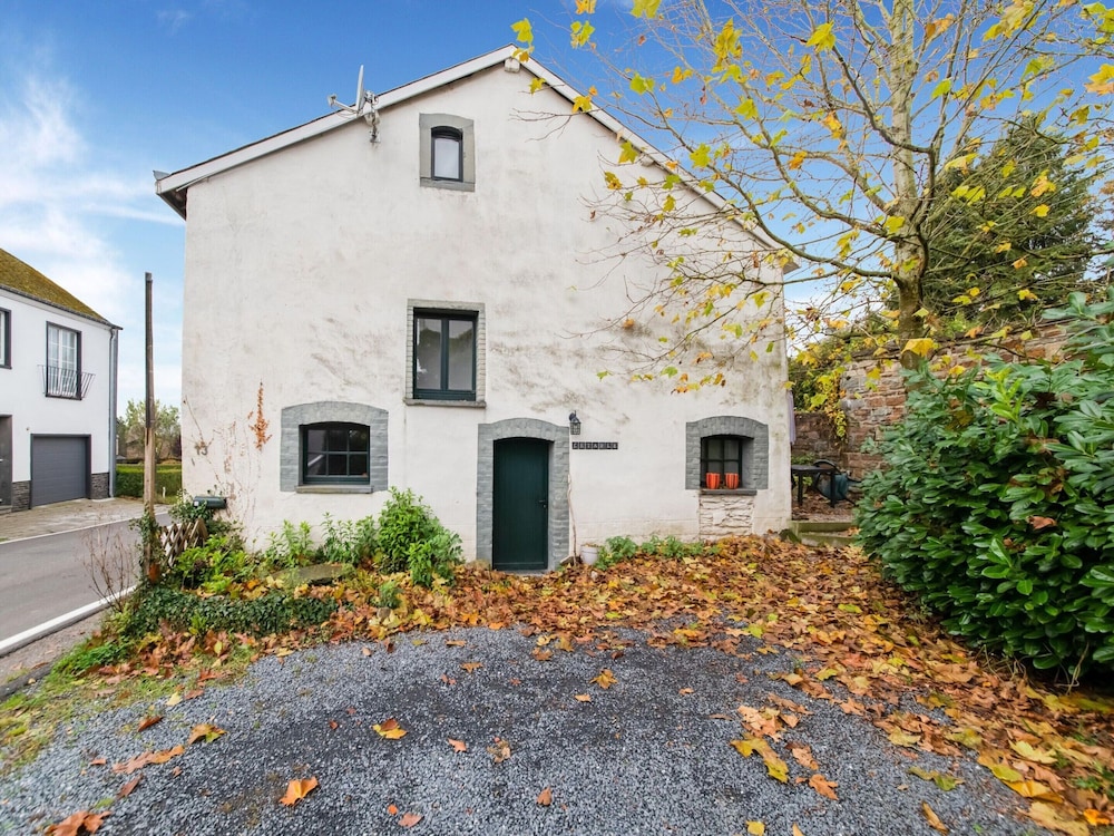 Characteristic Holiday Home in Cherain With Balcony