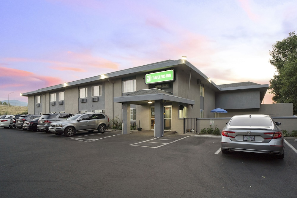 Travelers Inn Medford view 3