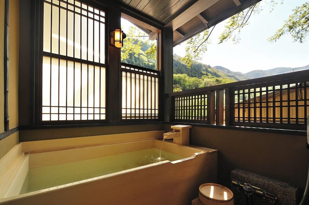 Tonosawa Onsen Yamano Chaya Ryokan