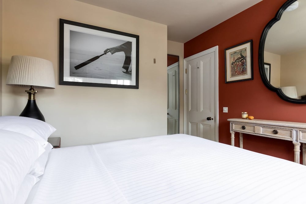 Clarendon Street by Onefinestay