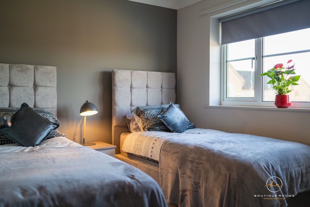 Huntingdon Vacations - The Stylist Large Buddha House - Property Image 16