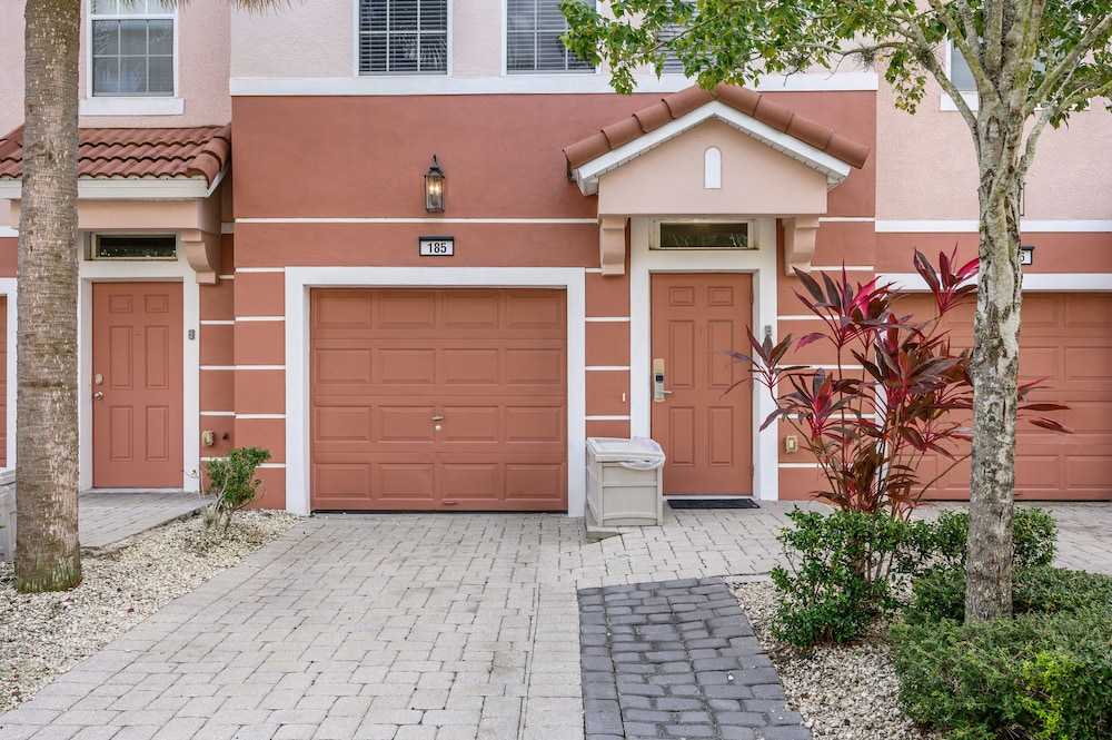 Vista Cay Resort Direct Townhomes by Millennium Management