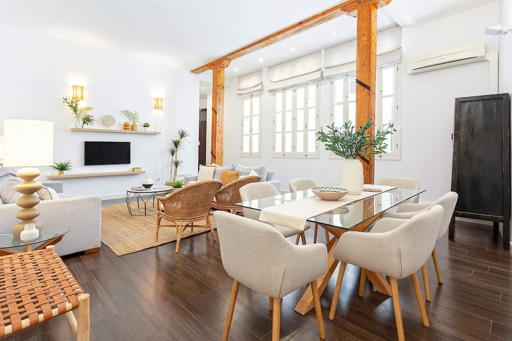 Wonderful Duplex Located in the Center of Malaga. Larios II