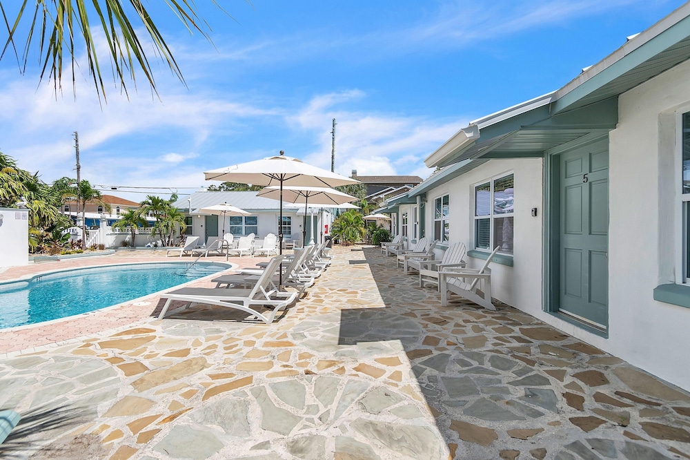 The Bungalows #7
