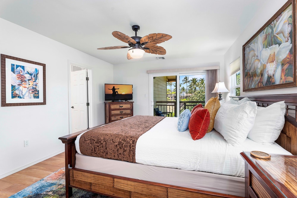 Spacious Corner Unit - Central AC - Vrkcv