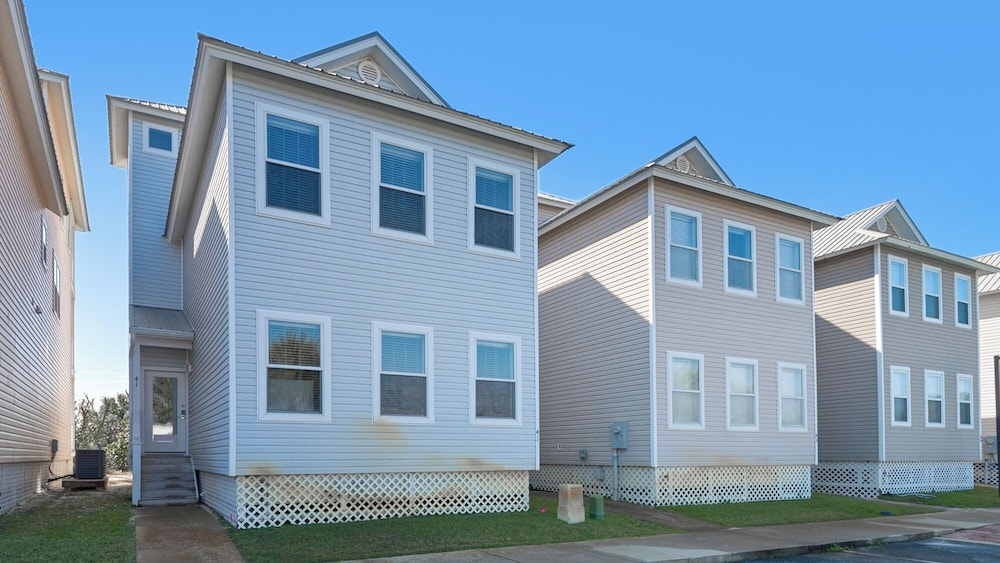 4-bedroom Cottage in Seacrest Beach ~ Gulf Views ~ Community Pool view 3