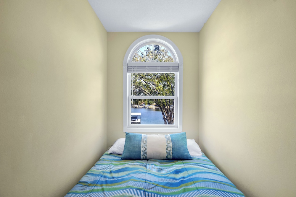 Gentle Slopes Retreat Fit For 12!