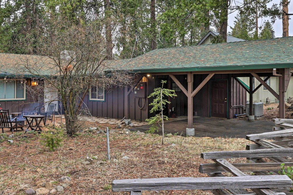 Idyllic Cabin w/ Fire Pit, 1 Mi to Mi-wuk Village! view 2