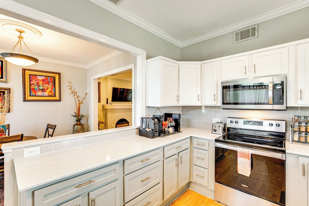 3 Mi to Dtwn: Historic Gem w/ City Views in Dallas