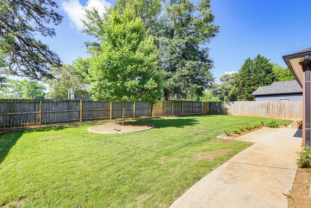 West ATL Home w/ Great Outdoor Space: 4 Mi to Dtwn