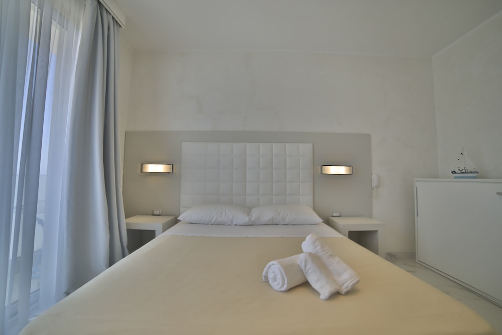 Riviera Luxury Rooms