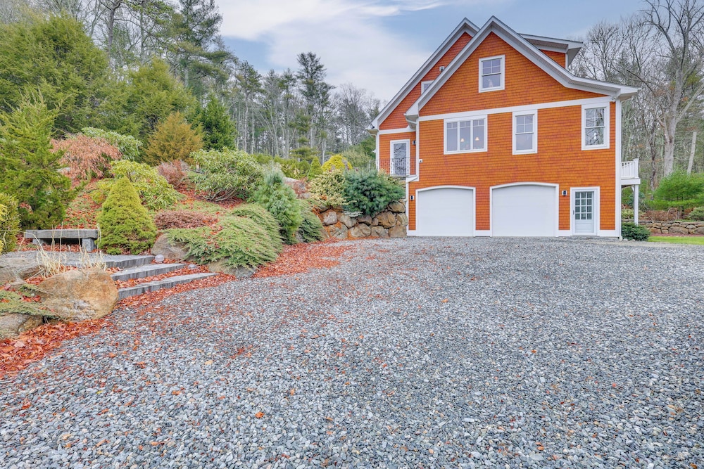 Secluded Family Home Near Hiking in Voluntown!