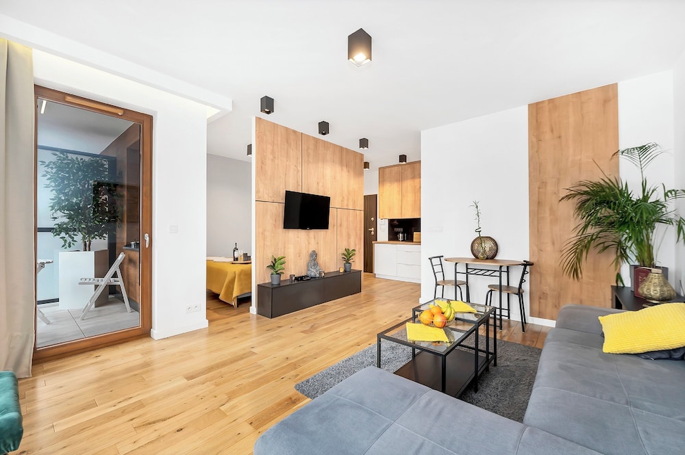 Lumina stylish apart with balcony view 3