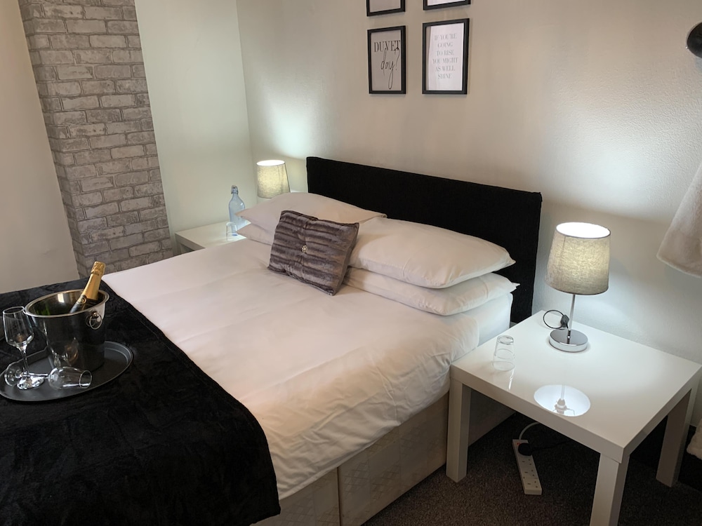 South Shields Vacations - Kingsmere Guest House - Property Image 30