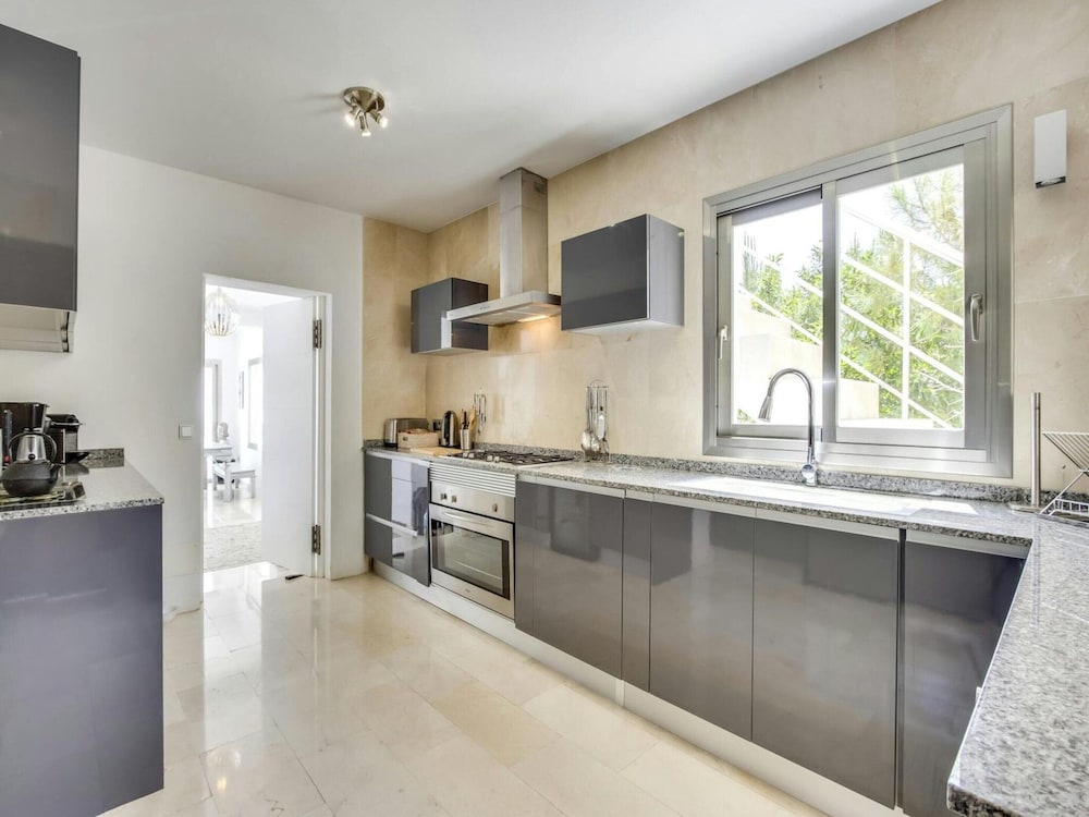 Beautiful Villa With Leisure Activities