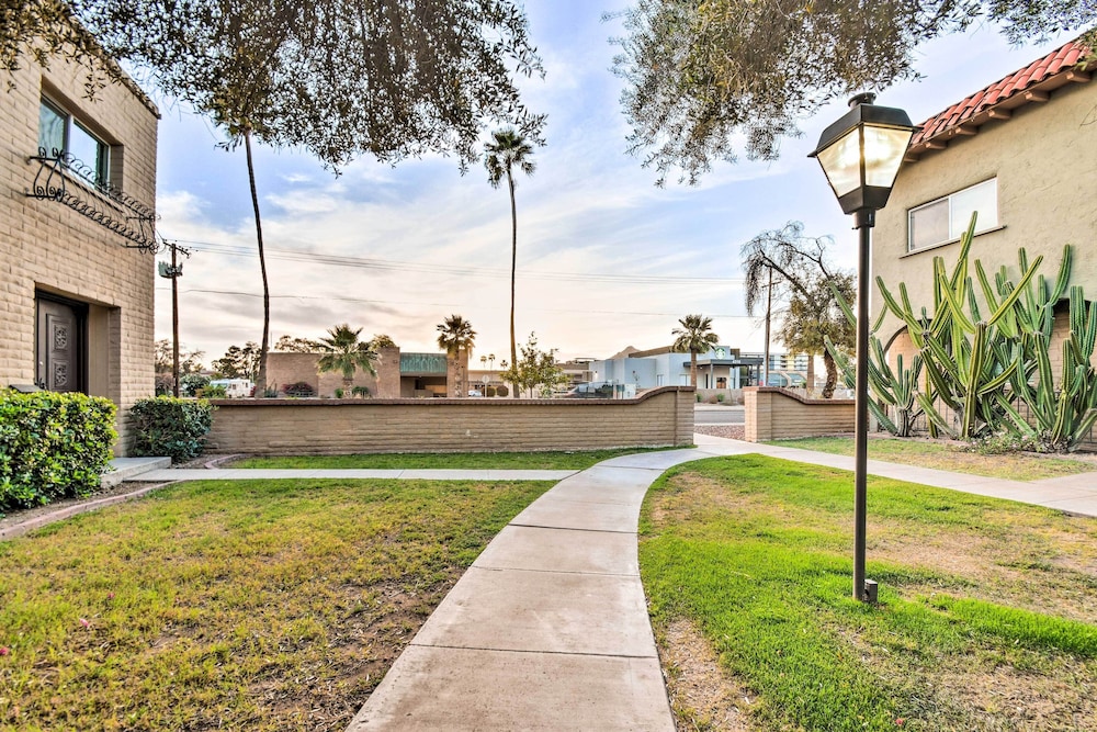 Scottsdale Gem: Pool Access, Walk to Old Town
