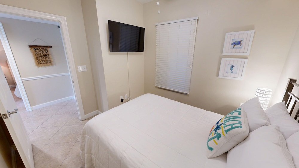 Sterling Shores 902 3 Bedroom Condo