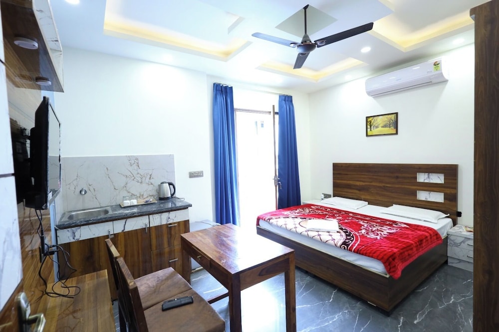 Radha krishna spiritual stay
