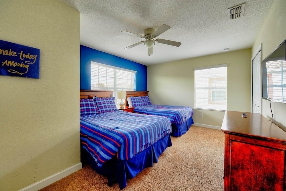 Bright & Cheery Vacation Villa-1638st 5 Bedroom Townhouse by RedAwning view 5