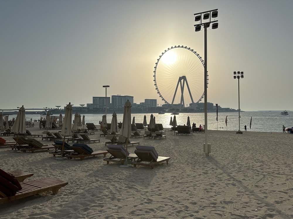 Manzil - Modern 3BR Home in JBR, Beach Front