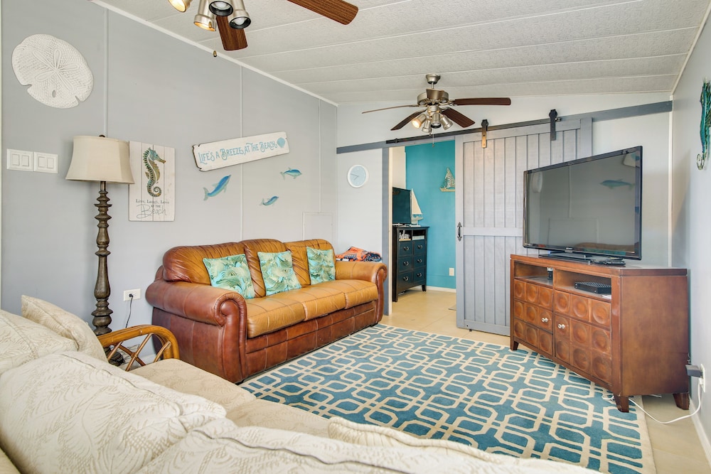 4 Mi to Beach: Home w/ Pool & Golf in Port Isabel!