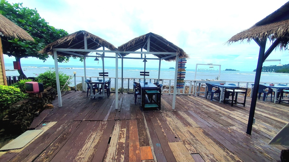 Kohchang 7 seaview bungalow