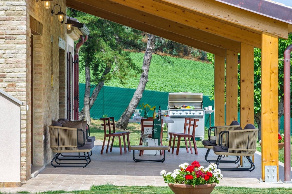 I Gelsi 12 2 by Marche Holiday Villas
