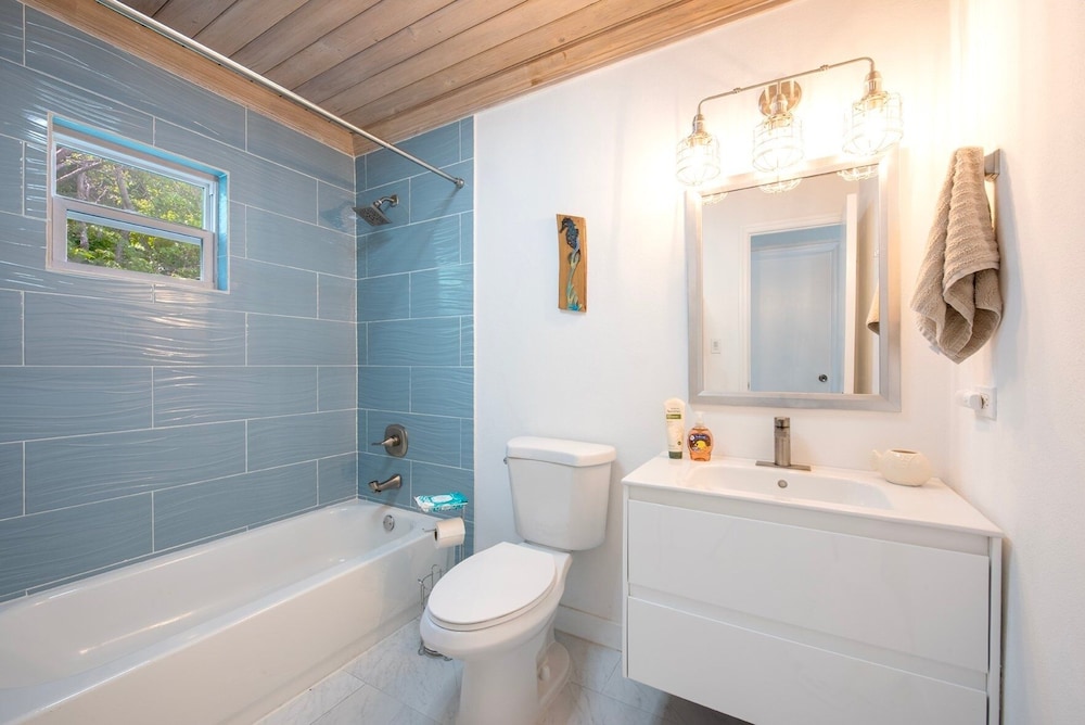 Ware-a-dise - Newly Remodeled Home On Calm Caribbean 3 Bedroom Home