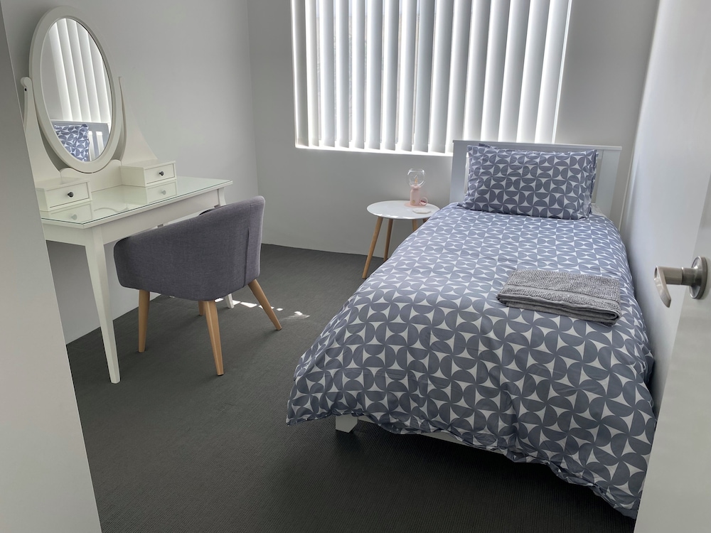 Alkimos Beach Family Accommodation