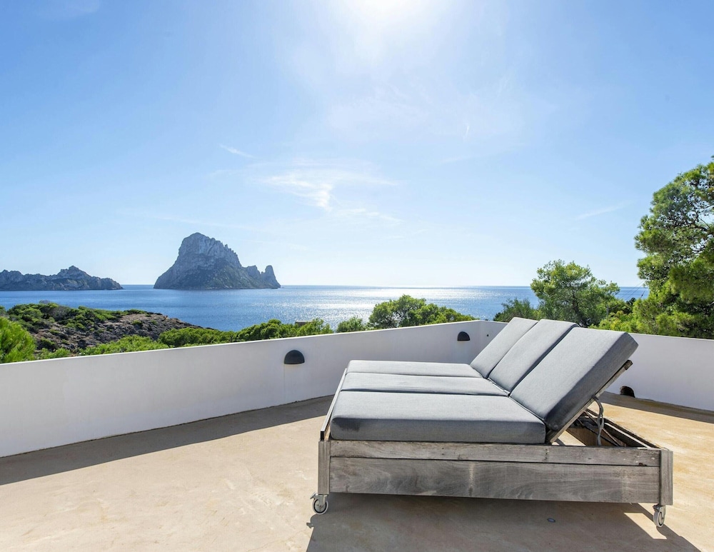 Lavish Villa Overlooking Es Vedra