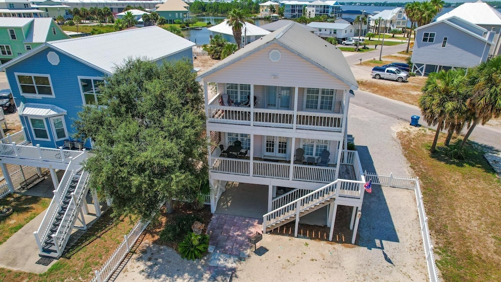 214 Shoreland
