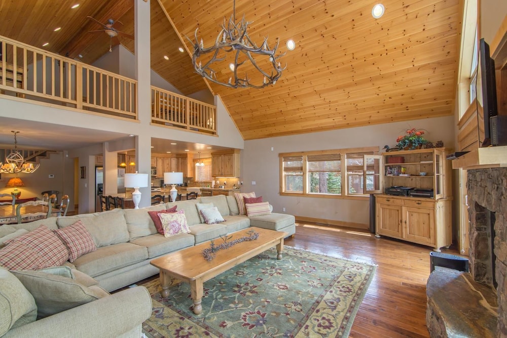 Falcon Point 3 Bedroom Holiday Home By Tahoe Truckee