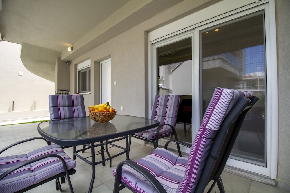 Nikiti Hideaway by Rentalspro