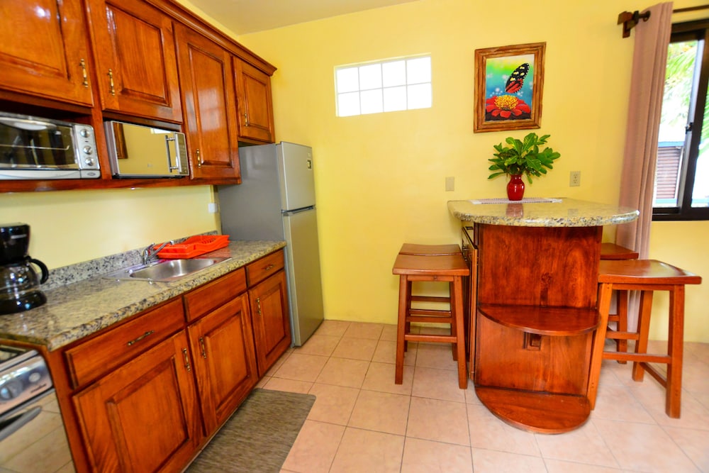 Coconut Row Boutique Hotel
