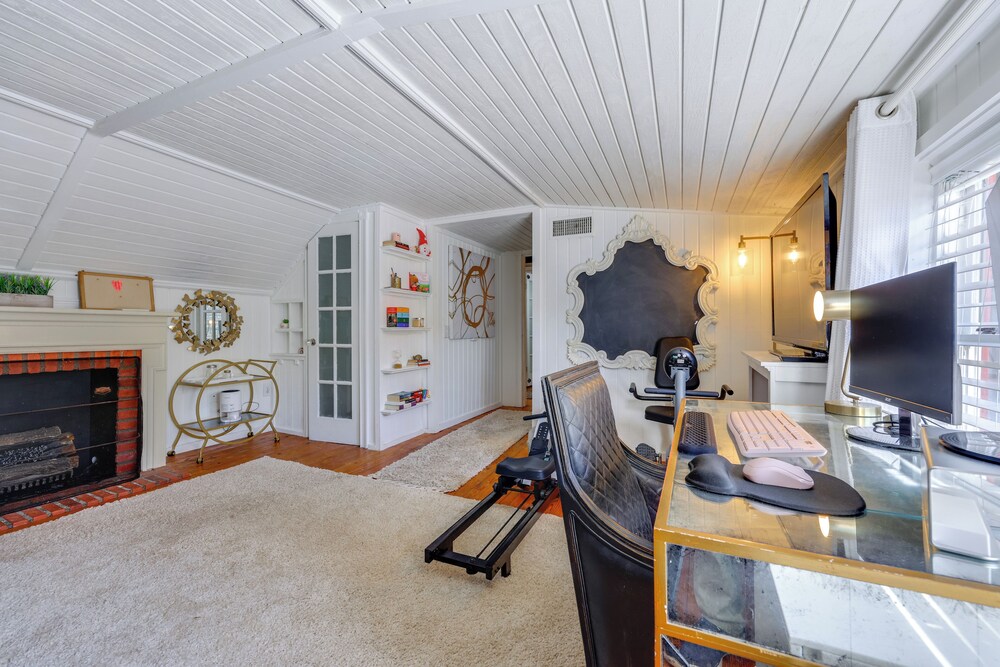 < 4 Mi to Boat Ramp & Mickler Beach: Unique Cabin