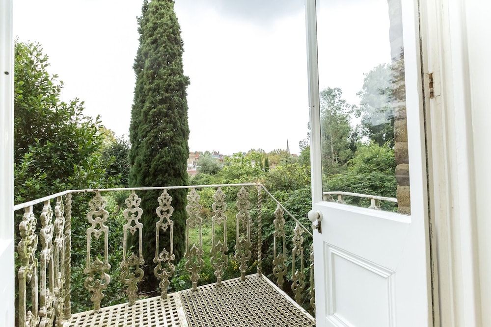 balcony